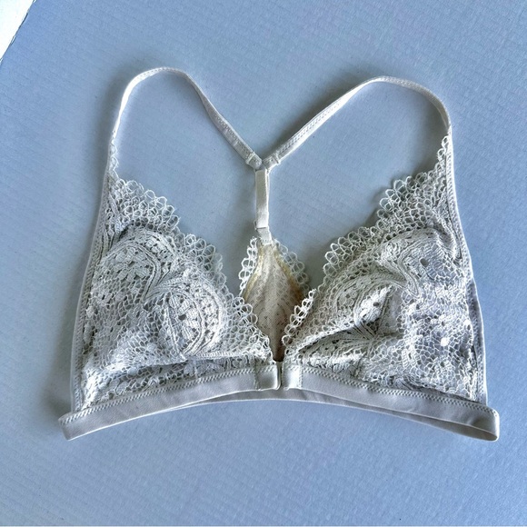 Sm Victoria’s Secret Crochet Lace Bralette Cream Front Close Soft Girl Coquette - Picture 1 of 10